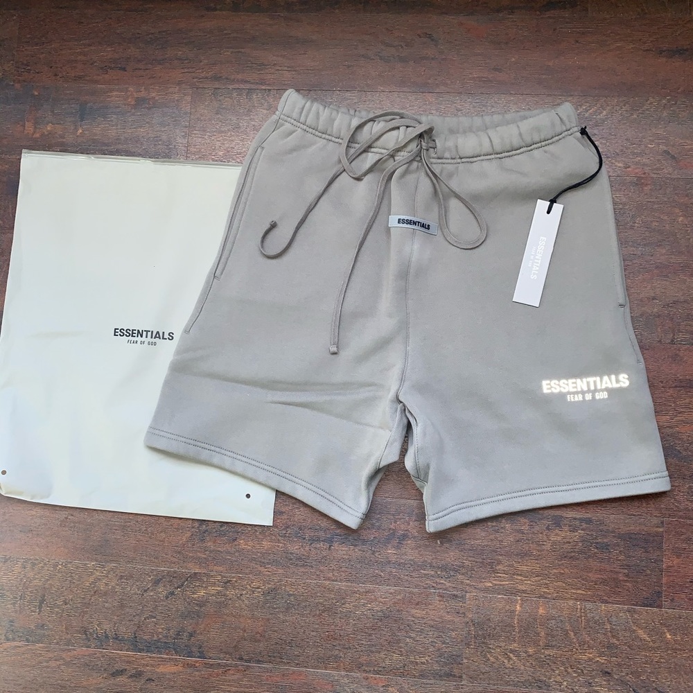 HOST PICK🔥 NWT Fear of God Essentials Cement Sweat Shorts